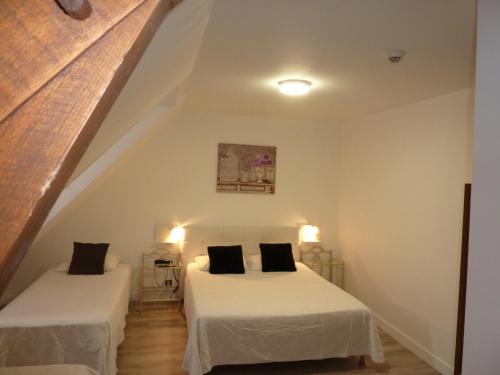 Hôtel A La Renommée - image 14