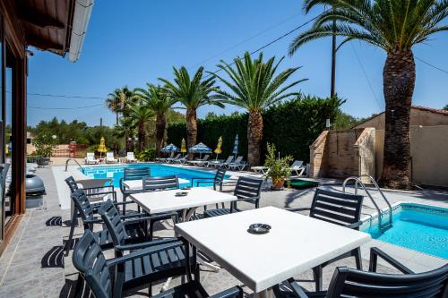 泳池, Rose Club Apartments in 拉加納斯