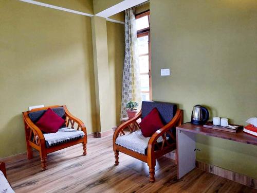 Fasilitas, Apartemen 4000 m² dengan 6 kamar tidur dan 6 kamar mandi pribadi di Chandraloke (Kalimpong Sunrise-Inn Homestay) in Kalimpong