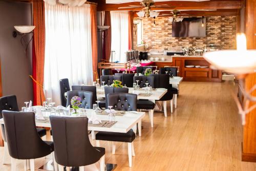 Restaurant, LEYSHOF HOTEL in Mwanza