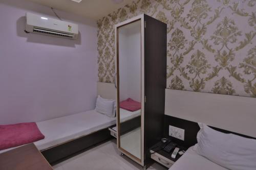 Hotel nityanand residency
