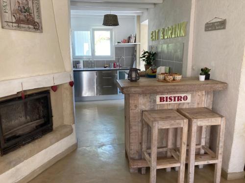Maison ensoleillée au milieu des pins entre Marseille et Cassis, Marseille (Foto 10)