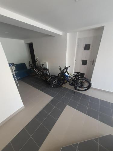 2 bedrooms, 8 beds