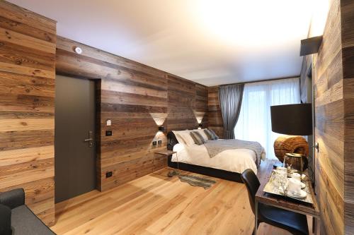 Junior Suite with Mountain View