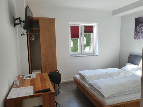 1 queen bed