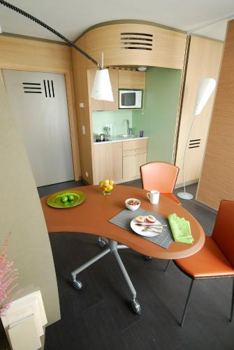 Kitchen, Adagio Bordeaux Gambetta Aparthotel near Bobo melesio