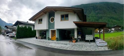 外部景觀, Ferienwohnungen Sandro Steiner in 普拉格拉騰岩格羅斯維納迪格爾