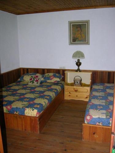 2 double beds, 2 twin beds
