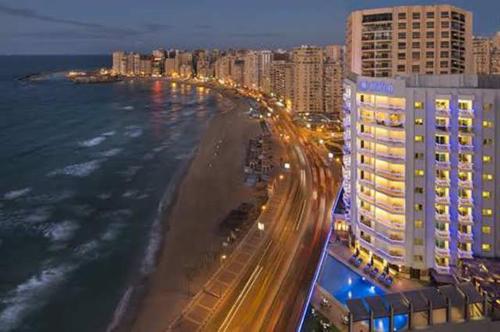 luxury apartment in CBD area directly amazing beach view from entire apartment with unforgettable ni