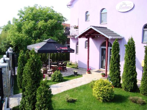 Vila Madams - image 2