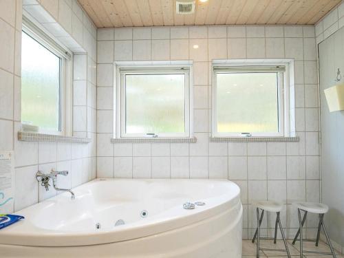 Three-Bedroom Holiday home in Tranekær 3 - image 8
