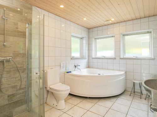 Three-Bedroom Holiday home in Tranekær 3 - image 10