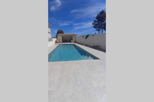 Maison avec piscine, à 15mn de Marseille et Aix gîte à louer Plan de Campagne