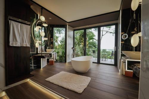 Bathroom, Makanda by The Sea Hotel Adults Only in Quepos