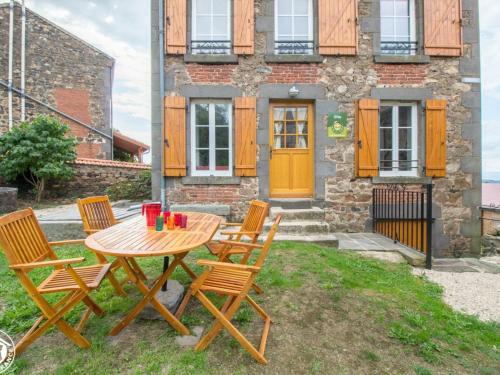 Gîte Saint-Jean-Saint-Gervais, 3 pièces, 5 personnes - FR-1-630-139 gîte à louer Gîte de France du Plomb du Cantal