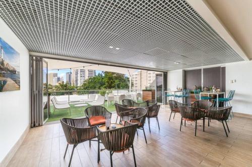 Relax in luxury in Surfers Paradise!