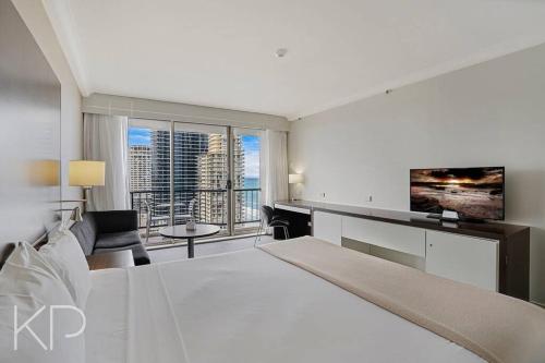 Enjoy fantastic ocean views in Surfers Paradise!