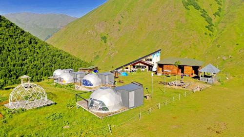 Zeta Camping -Chaukhi View Mountain Retreat in Jut'A