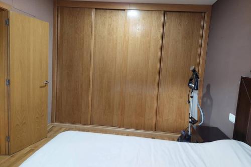 CHALET A SOLO 5 MIN DE OURENSE CIUDAD con jardin y barbacoa
