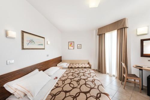 Triple Room image 2