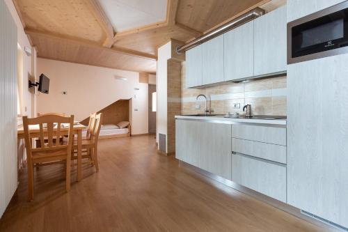 Hotel Meublè Adler - Rooms & Mountain Apartments 3