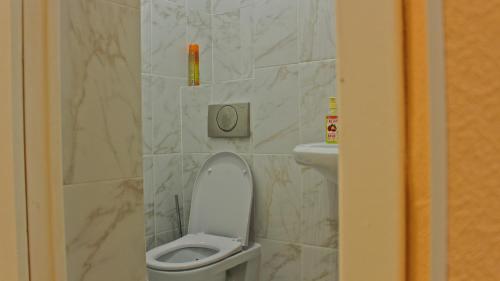 Bathroom, Уютныи дом Хостел in Yekaterinburg