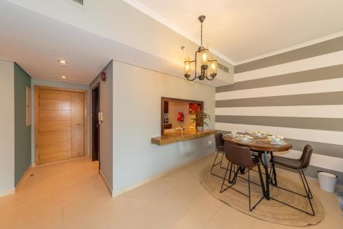 One Bedroom in Burj Views by Radiance Vacation Stays - image 5