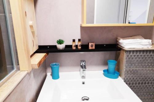 ⁂⁂DUPLEX [CLEDICIHOME] renovated! QUIET AREA // 2 steps from the center / PRIVATE PARKING⁂⁂