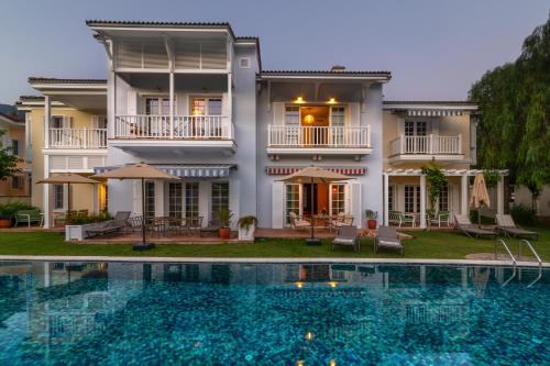 2 bedrooms, 3 beds