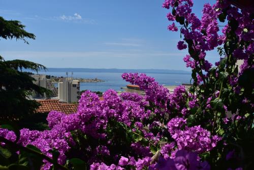 Three-Bedroom Apartment with Sea View image 6