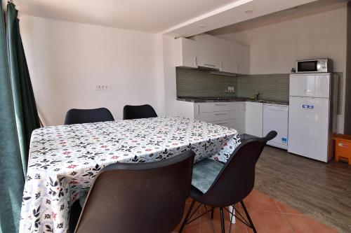 Two-Bedroom Apartment with Sea View image 6