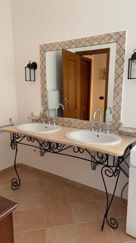 Villa Rosella - Appartamento 1 - Con Piscina - A 150 m dal mare in Sorbo San Basile