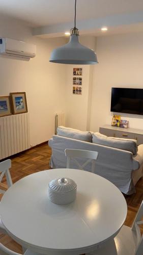 Villa Rosella - Appartamento 1 - Con Piscina - A 150 m dal mare in Sorbo San Basile