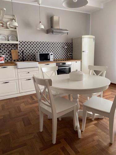 Villa Rosella - Appartamento 1 - Con Piscina - A 150 m dal mare in Sorbo San Basile