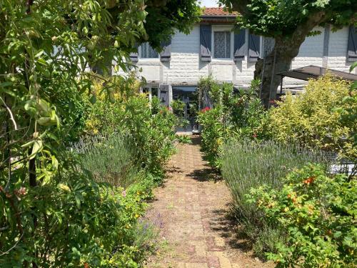 Gîte avec jacuzzi privatif à proximité de l'océan