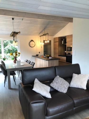 Chalet des Campanules avec Sauna in Belhez