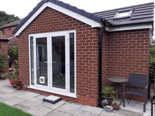 Rose View- a lovely private 1 Bed Bungalow in Sale