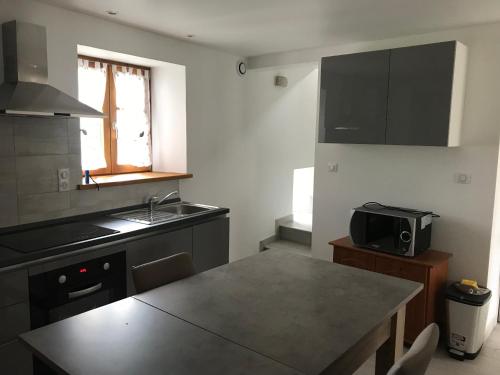 virtuve, LE GELEINFÊTE I - GÎTE VOSGES à proximité de GERARDMER classé 3 étoiles (LE GELEINFETE I - GITE VOSGES a proximite de GERARDMER classe 3 etoiles) in Herpelmont
