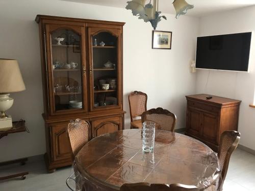 Koplietošanas atpūtas telpa ar TV, LE GELEINFÊTE I - GÎTE VOSGES à proximité de GERARDMER classé 3 étoiles (LE GELEINFETE I - GITE VOSGES a proximite de GERARDMER classe 3 etoiles) in Herpelmont