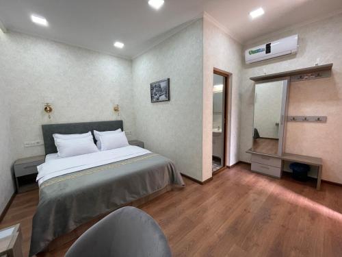 Registon Saroy Hotel - Tap to explore photos