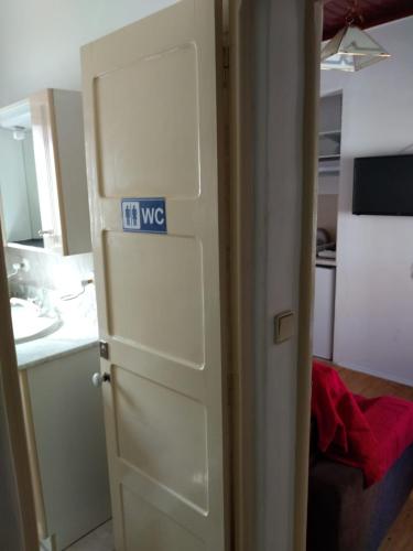 ห้องน้ำ, Family Home- Lisboa in วิลา ฟรองโค เดอ ซีลา