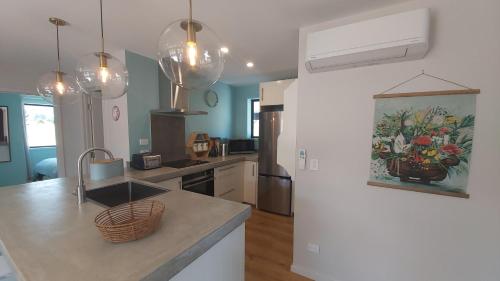 Kitchen, Hawea Mountain cottage in Lake Hawea