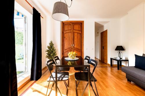 BRIGHT PENTHOUSE WITH TERRACE IN MADRID CENTER