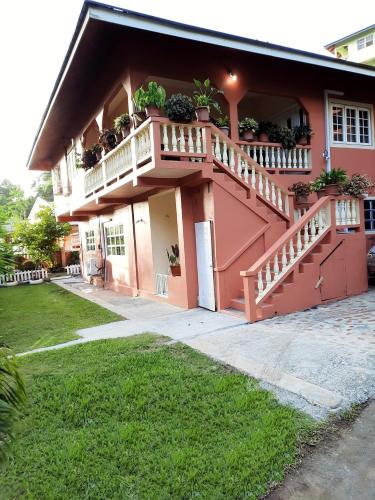 Western Tobago Cozy 3 Bedroom Retreat in Tobago
