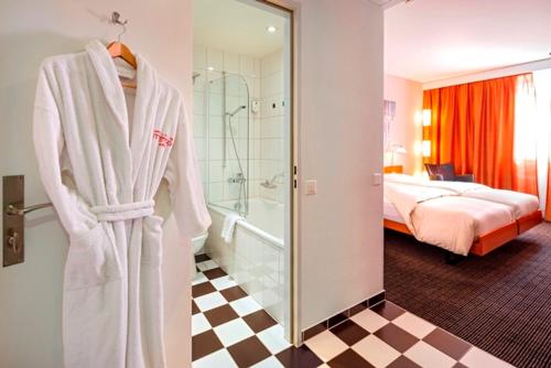 ห้องน้ำ, Hotel Metropol Basel in บาเซลเซนทรุม