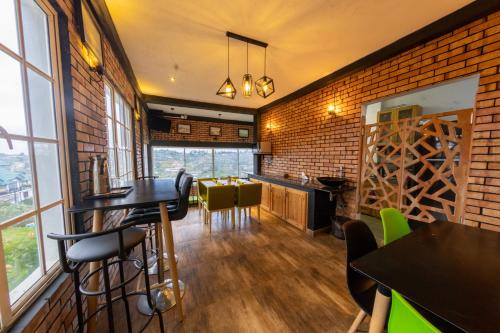 餐廳, Sky Lounge in 哈克格勒