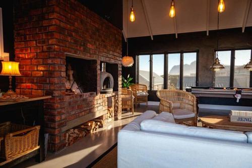 Villa Le Roc Kleinmond Accommodation in Kleinmondas