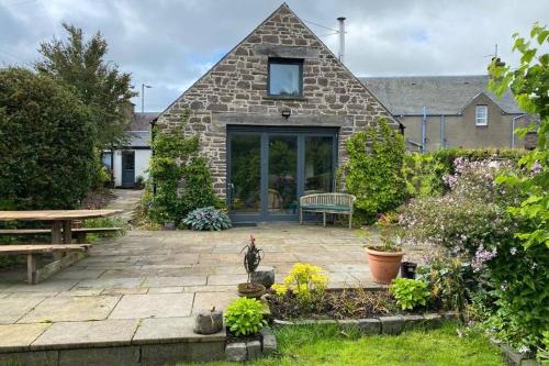 2x King Bedrooms, private living room & bathroom - Kinbuck