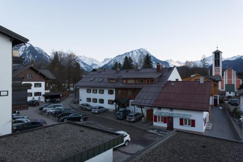 Apartment with Mountain View