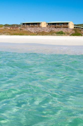 Canal Rocks Beachfront Apartments